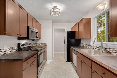 15 Grisham Cir, Bella Vista, AR 72715 - photo 2