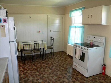 41 Bedlow Ave unit 2, Newport, RI 02840 - photo 3