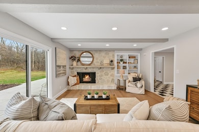 10525 N Fairway Ln, Mequon, WI 53092 - photo 5