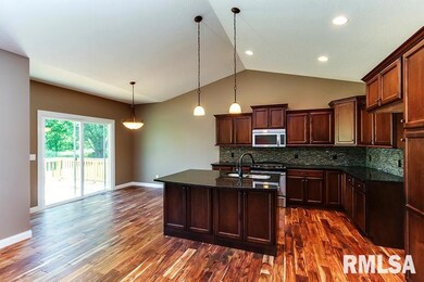 1510 Shamrock Dr, Davenport, IA 52807 - photo 6
