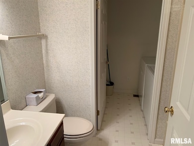 622 Westwinds Dr, Jacksonville, IL 62650 - photo 7