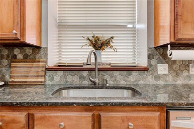 939 Black Jack Ln, Moore, OK 73160 - photo 5