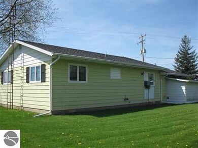 220 W Michigan Ave, Au Gres, MI 48703 - photo 4