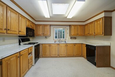 14 Baywood St, Rockland, MA 02370 - photo 2