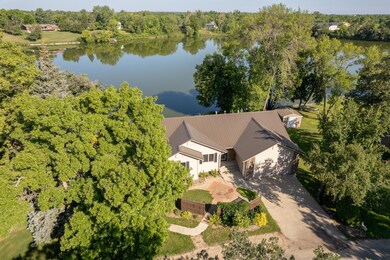 912 Shoreview Dr, Alexandria, MN 56308 - photo 2