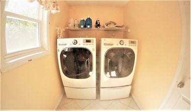 78 Sullivan Rd, Hudson, NH 03051 - photo 5