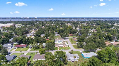 CLOSE TO RIVERS AND BEACH