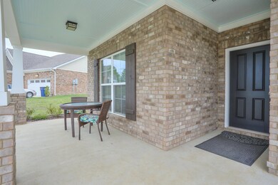 Spacious covered front porch!