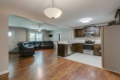 unlisted-address, Shelbyville, TN 37160 - photo 7