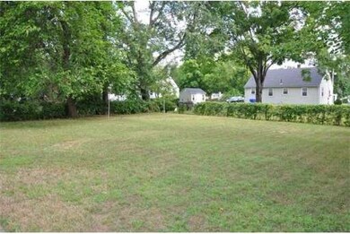 32 Malcolm Rd, Springfield, MA 01109 - photo 5