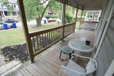 119-121 E Duncan St