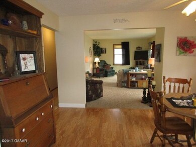 Dining area to living room