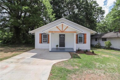 811 Clay St, Statesville, NC 28677 - photo 7