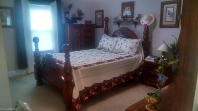 585 N Mccrary St, Asheboro, NC 27205 - photo 2