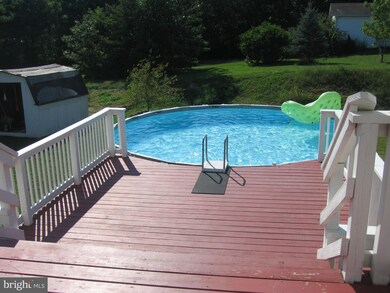 119 Freight Car Cir, Bunker Hill, WV 25413 - photo 3