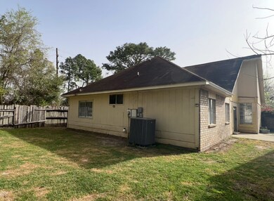 7823 Trail Blazer Dr, Houston, TX 77040 - photo 6