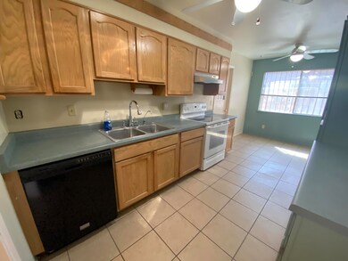 10405 Maxwood Dr, El Paso, TX 79935 - photo 4