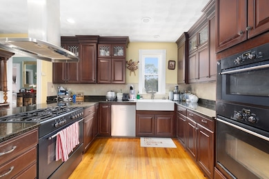 392 N Main St, Attleboro, MA 02703 - photo 5