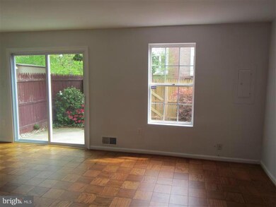 9611 Nonquitt Dr, Fairfax, VA 22031 - photo 7