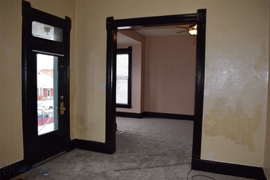 ENTRY/DINING ROOM