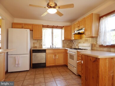 4410 75th Ave, Hyattsville, MD 20784 - photo 6