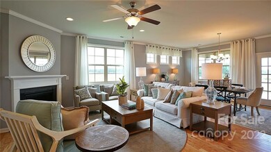 73 Fox Cove Rd, Hendersonville, NC 28792 - photo 4