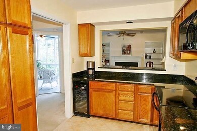 5715 Brewer House Cir unit 101IX, Rockville, MD 20852 - photo 4