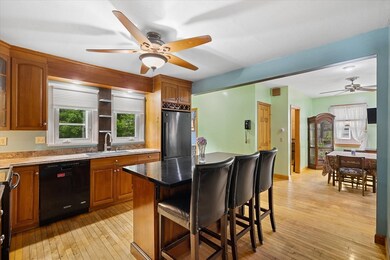 42 Harold St, Worcester, MA 01604 - photo 6