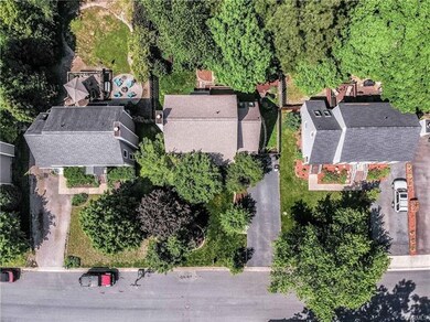 8908 Castle Point Dr, Glen Allen, VA 23060 - photo 3