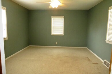 1813 Gibson St, Cedar Falls, IA 50613 - photo 3