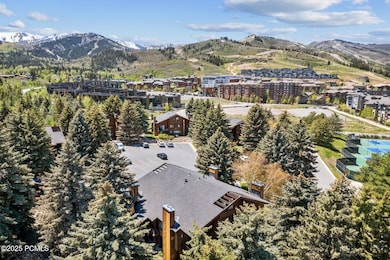 2_Canyons-Village_1800x1200_4232546
