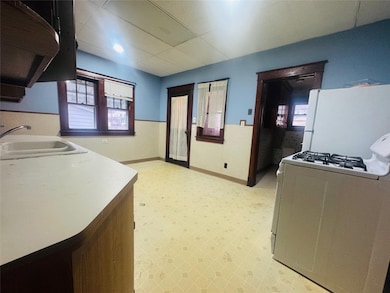 20 Elm St unit 1-2, Binghamton, NY 13905 - photo 3