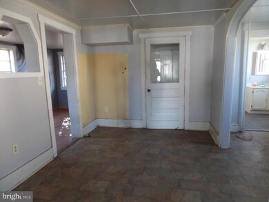 378 E Mckinley St, Chambersburg, PA 17202 - photo 7