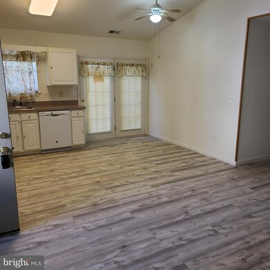 2010 Rudy Serra Dr unit B, Sykesville, MD 21784 - photo 4