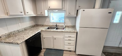 3809 Voorne St, Sarasota, FL 34234 - photo 5