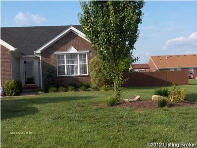 858 Helmwood Cir, Mount Washington, KY 40047 - photo 2