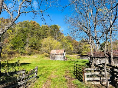 823 Pete Amos Rd, Lindside, WV 24951 - photo 5