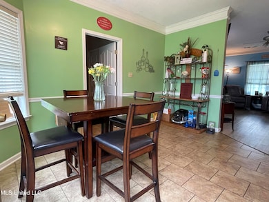 Eat in kitchen