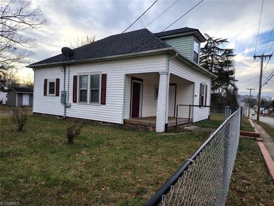 1414 E Green Dr, High Point, NC 27260 - photo 3