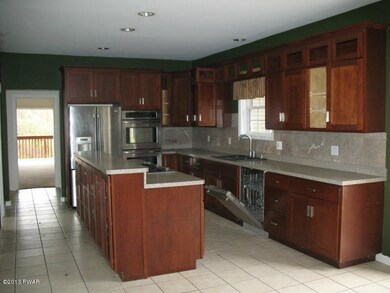 22 Pitcavage Ct, Hamlin, PA 18427 - photo 3