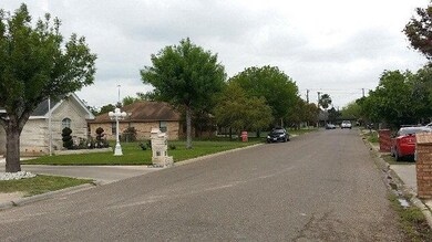 913 N Canna St, Pharr, TX 78577 - photo 6