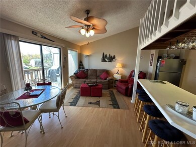 237 Southwood Shores Cir unit 3B, Village of Four Seasons, MO 65049 - photo 3
