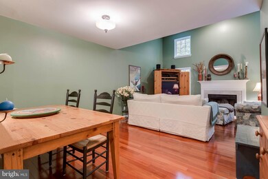 8321 Linden Oaks Ct, Lorton, VA 22079 - photo 3