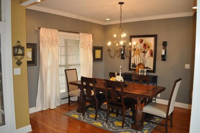 11041 Radleigh Ln, Louisville, KY 40291 - photo 2