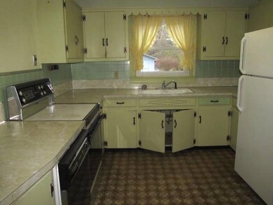 610 Henley St, Manchester, TN 37355 - photo 4