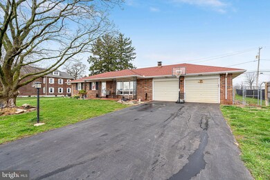 428 Snyder Rd, Reading, PA 19605 - photo 2