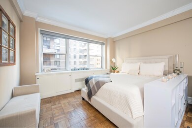 310 E 49th St unit 6F, New York, NY 10017 - photo 2