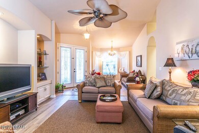 5462-St-Regis-liv - Copy