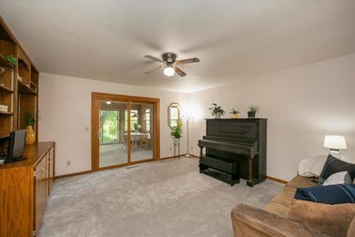 2105 Davis Hills Dr, Verona, WI 53593 - photo 4