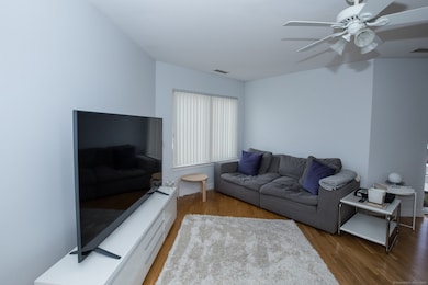 109 Harbour Close unit 109, New Haven, CT 06519 - photo 4